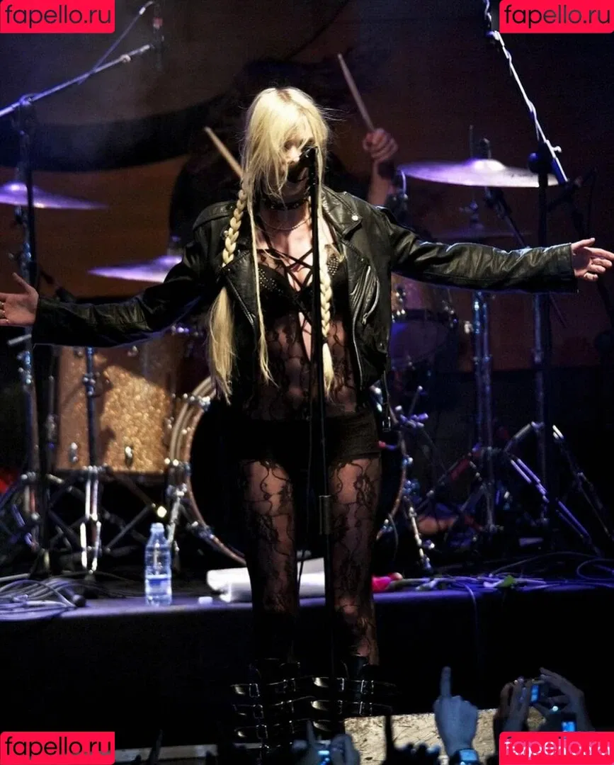 Taylor Momsen / aryelsoul / taylormomsen Onlyfans Photo Gallery 