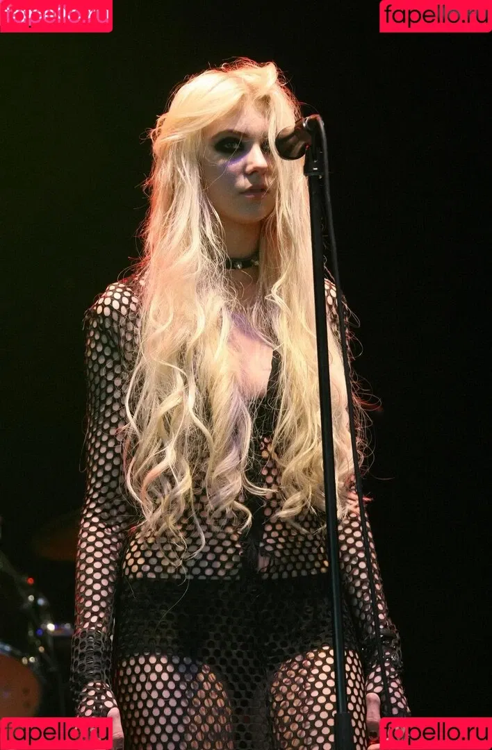 Taylor Momsen / aryelsoul / taylormomsen Onlyfans Photo Gallery 