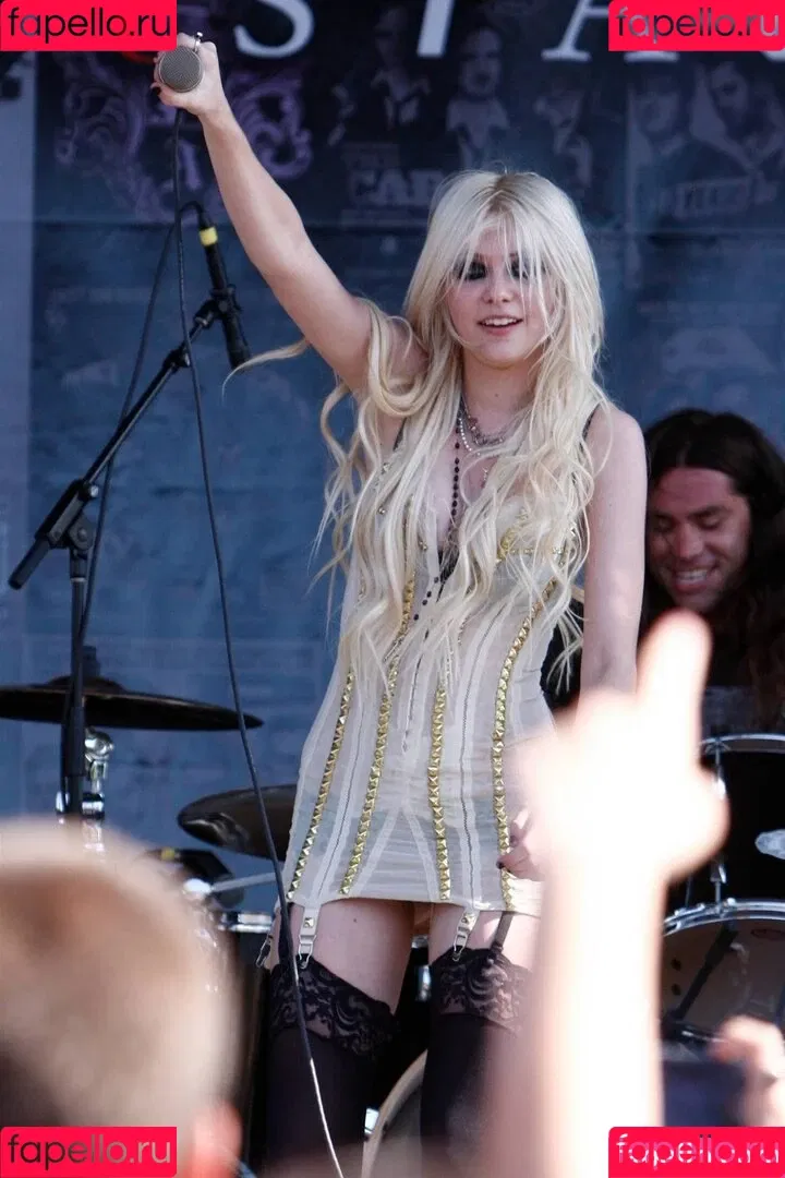 Taylor Momsen / aryelsoul / taylormomsen Onlyfans Photo Gallery 