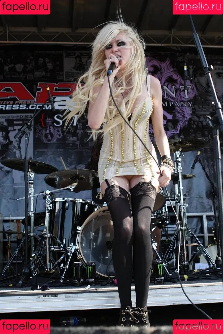 Taylor Momsen / aryelsoul / taylormomsen Onlyfans Photo Gallery 