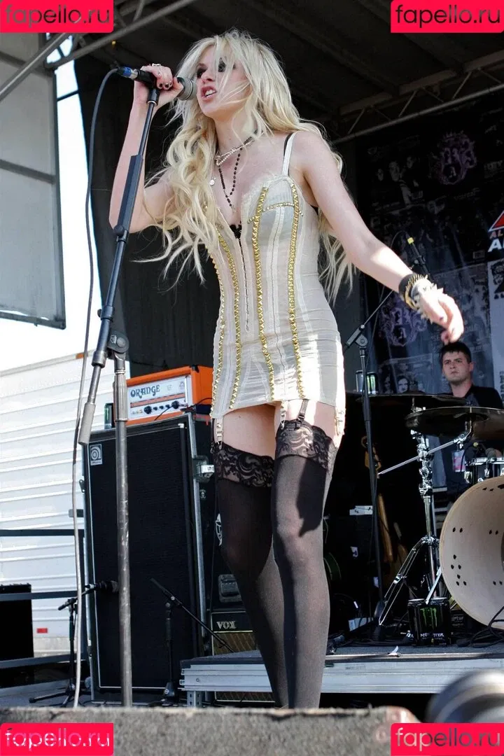 Taylor Momsen / aryelsoul / taylormomsen Onlyfans Photo Gallery 