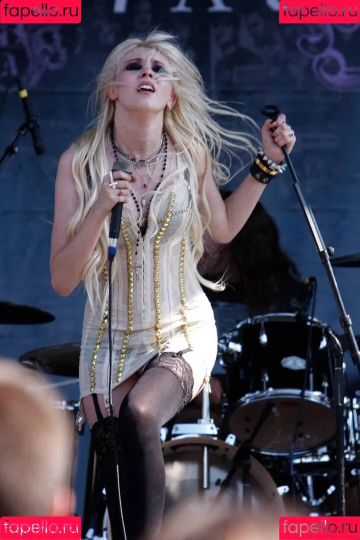 Taylor Momsen / aryelsoul / taylormomsen Onlyfans Photo Gallery 
