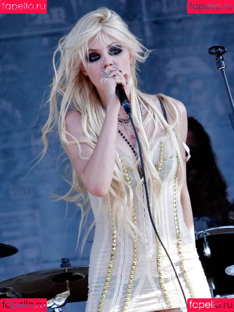 Taylor Momsen / aryelsoul / taylormomsen Onlyfans Photo Gallery 