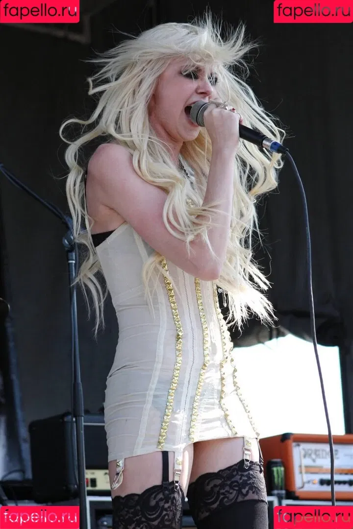Taylor Momsen / aryelsoul / taylormomsen Onlyfans Photo Gallery 