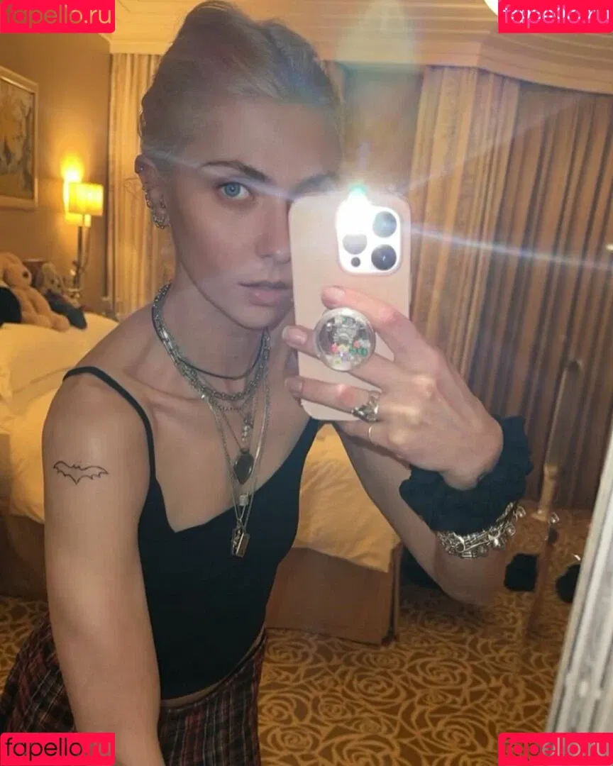 Taylor Momsen / aryelsoul / taylormomsen Onlyfans Photo Gallery 