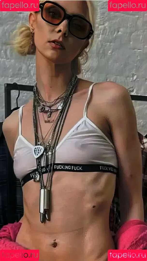 Taylor Momsen / aryelsoul / taylormomsen Onlyfans Photo Gallery 