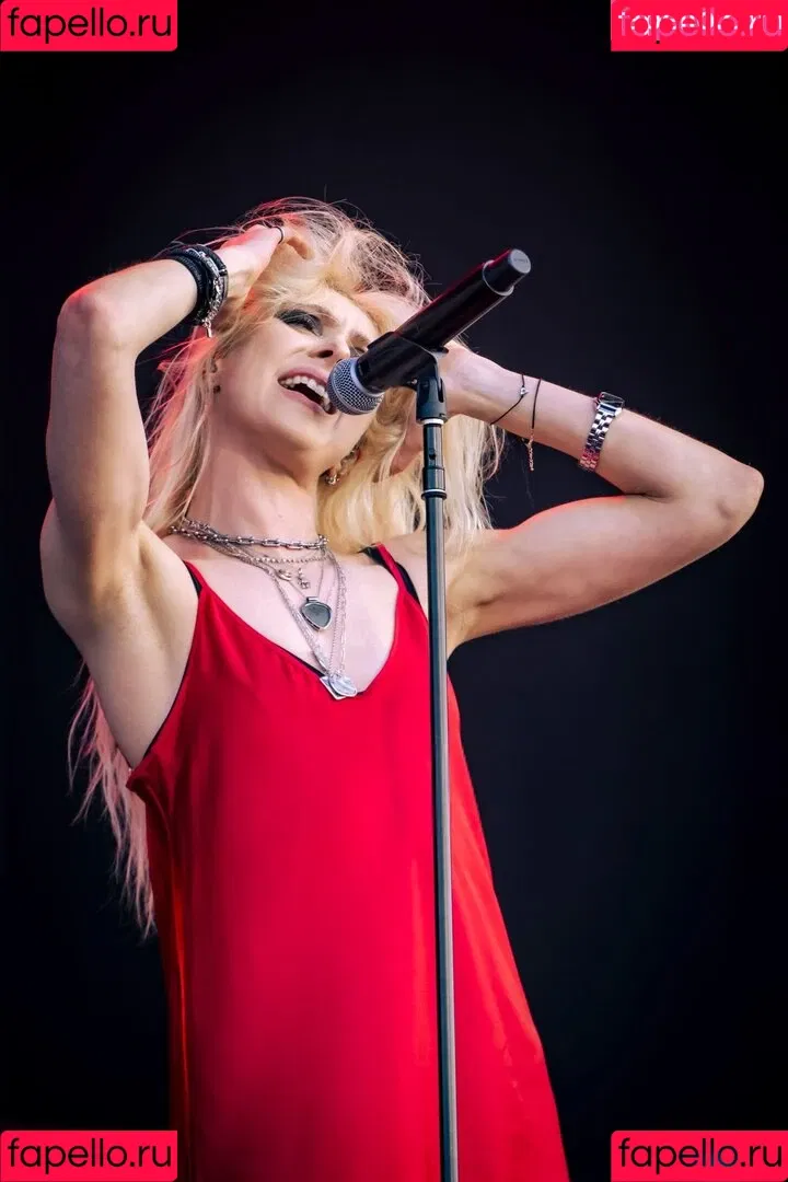 Taylor Momsen / aryelsoul / taylormomsen Onlyfans Photo Gallery 