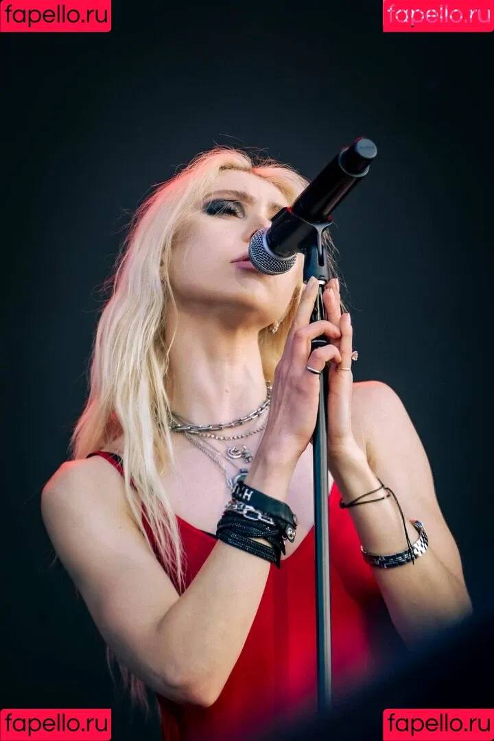 Taylor Momsen / aryelsoul / taylormomsen Onlyfans Photo Gallery 