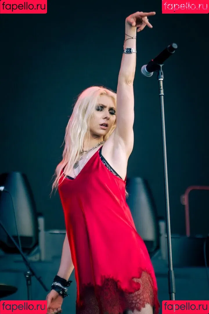 Taylor Momsen / aryelsoul / taylormomsen Onlyfans Photo Gallery 