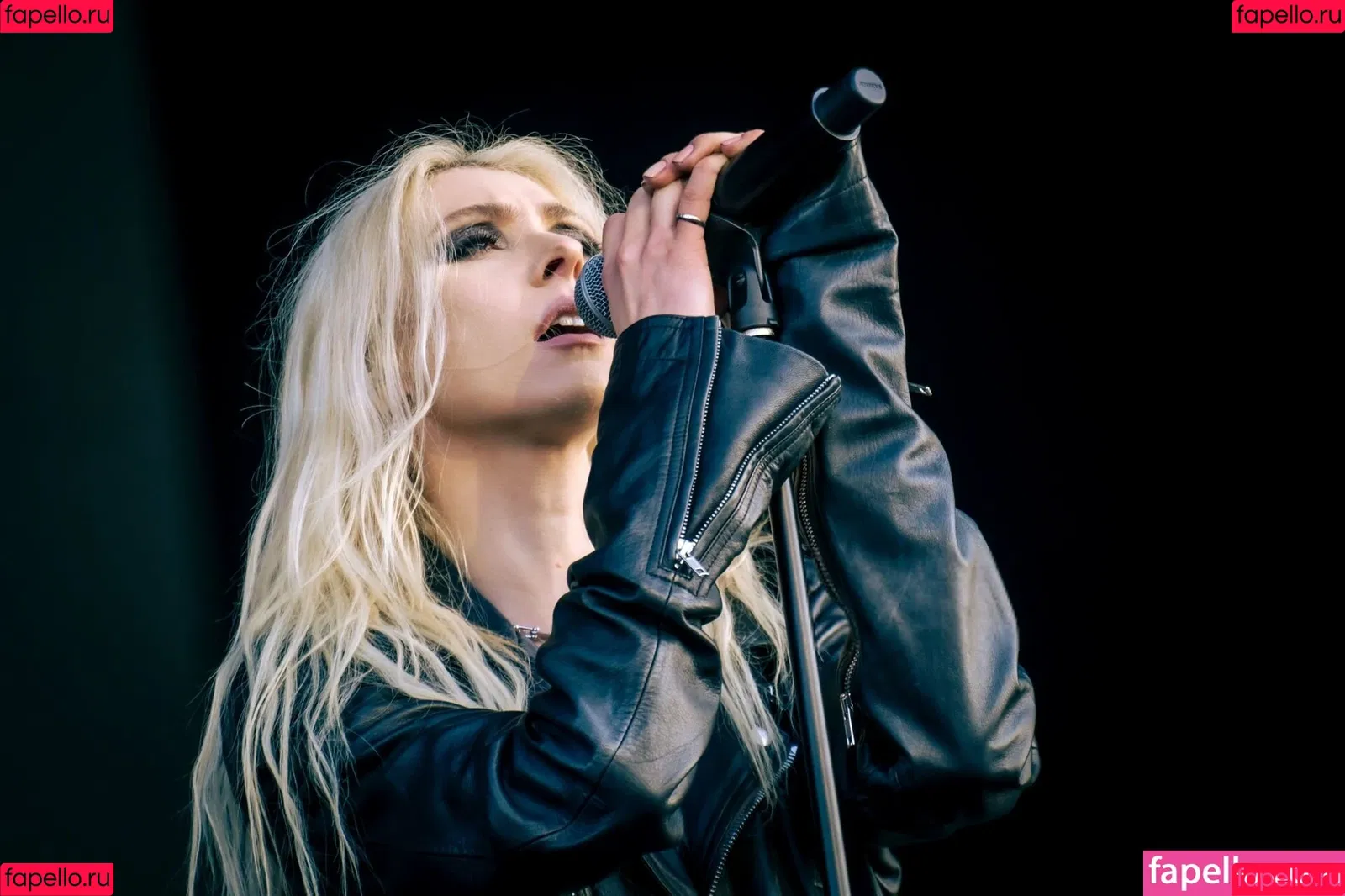 Taylor Momsen / aryelsoul / taylormomsen Onlyfans Photo Gallery 