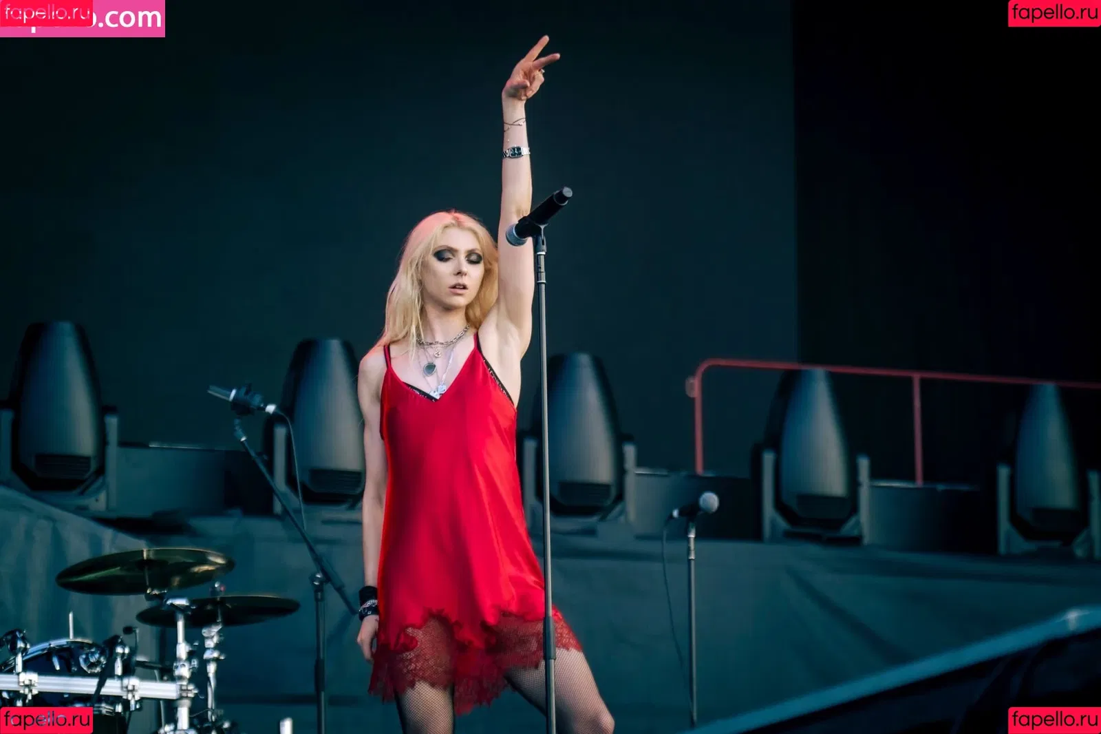 Taylor Momsen / aryelsoul / taylormomsen Onlyfans Photo Gallery 
