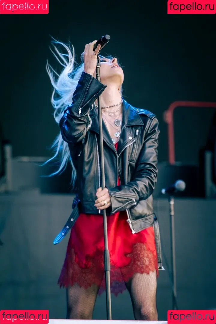 Taylor Momsen / aryelsoul / taylormomsen Onlyfans Photo Gallery 