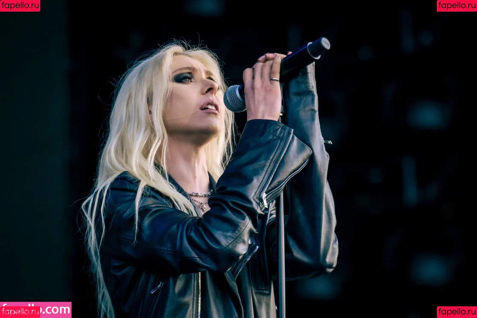Taylor Momsen / aryelsoul / taylormomsen Onlyfans Photo Gallery 