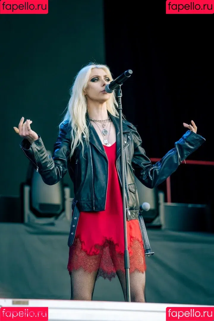 Taylor Momsen / aryelsoul / taylormomsen Onlyfans Photo Gallery 