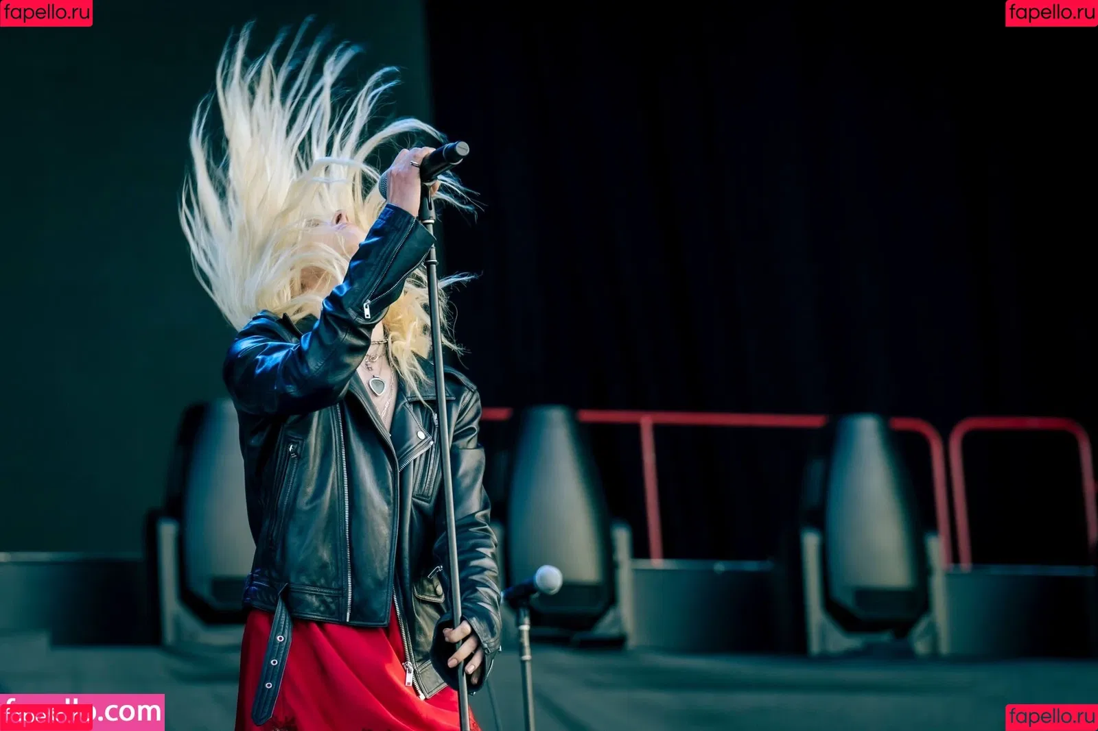 Taylor Momsen / aryelsoul / taylormomsen Onlyfans Photo Gallery 