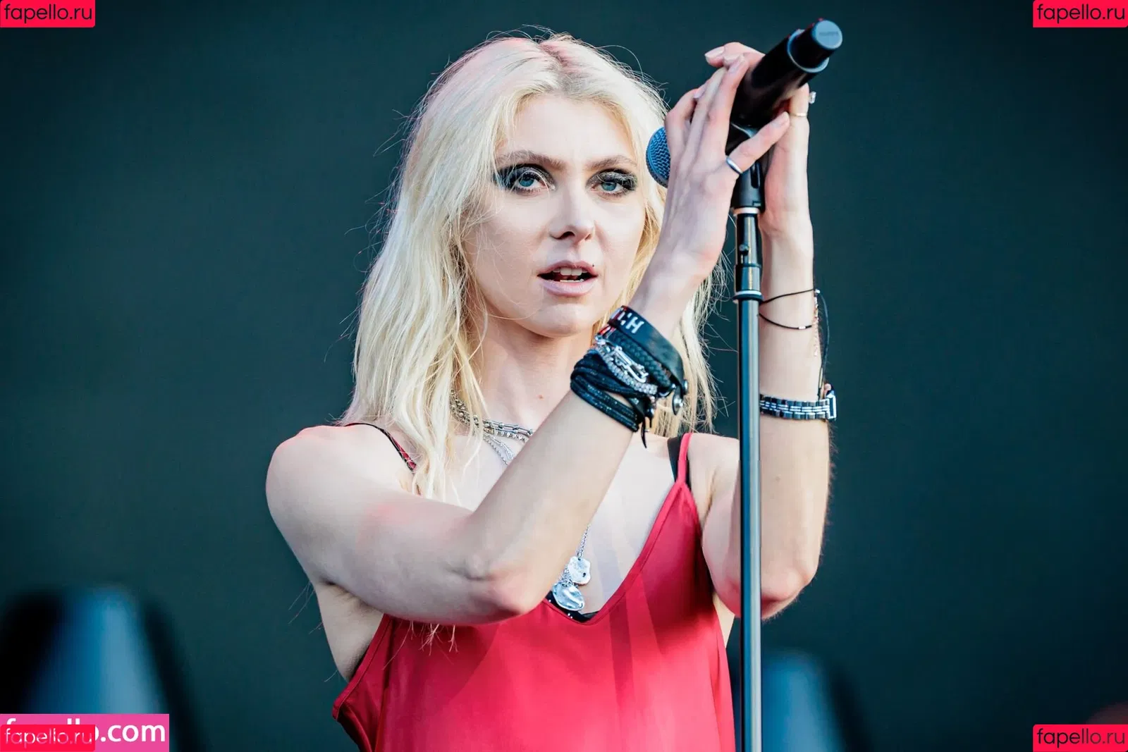 Taylor Momsen / aryelsoul / taylormomsen Onlyfans Photo Gallery 