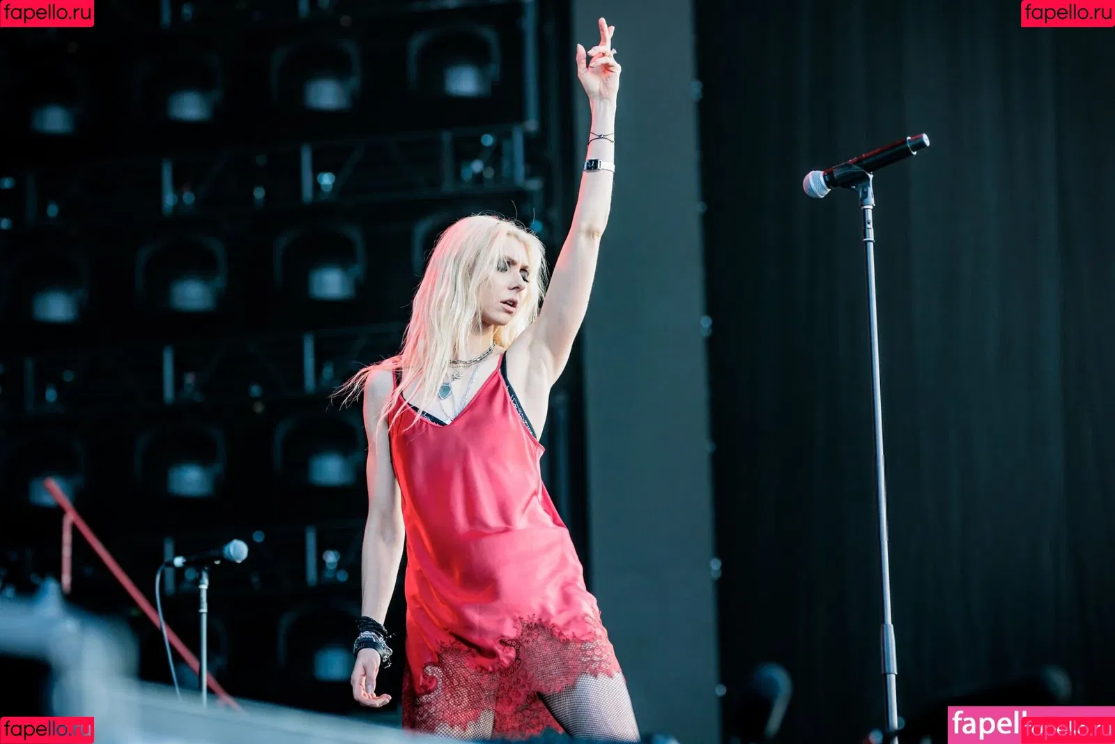 Taylor Momsen / aryelsoul / taylormomsen Onlyfans Photo Gallery 