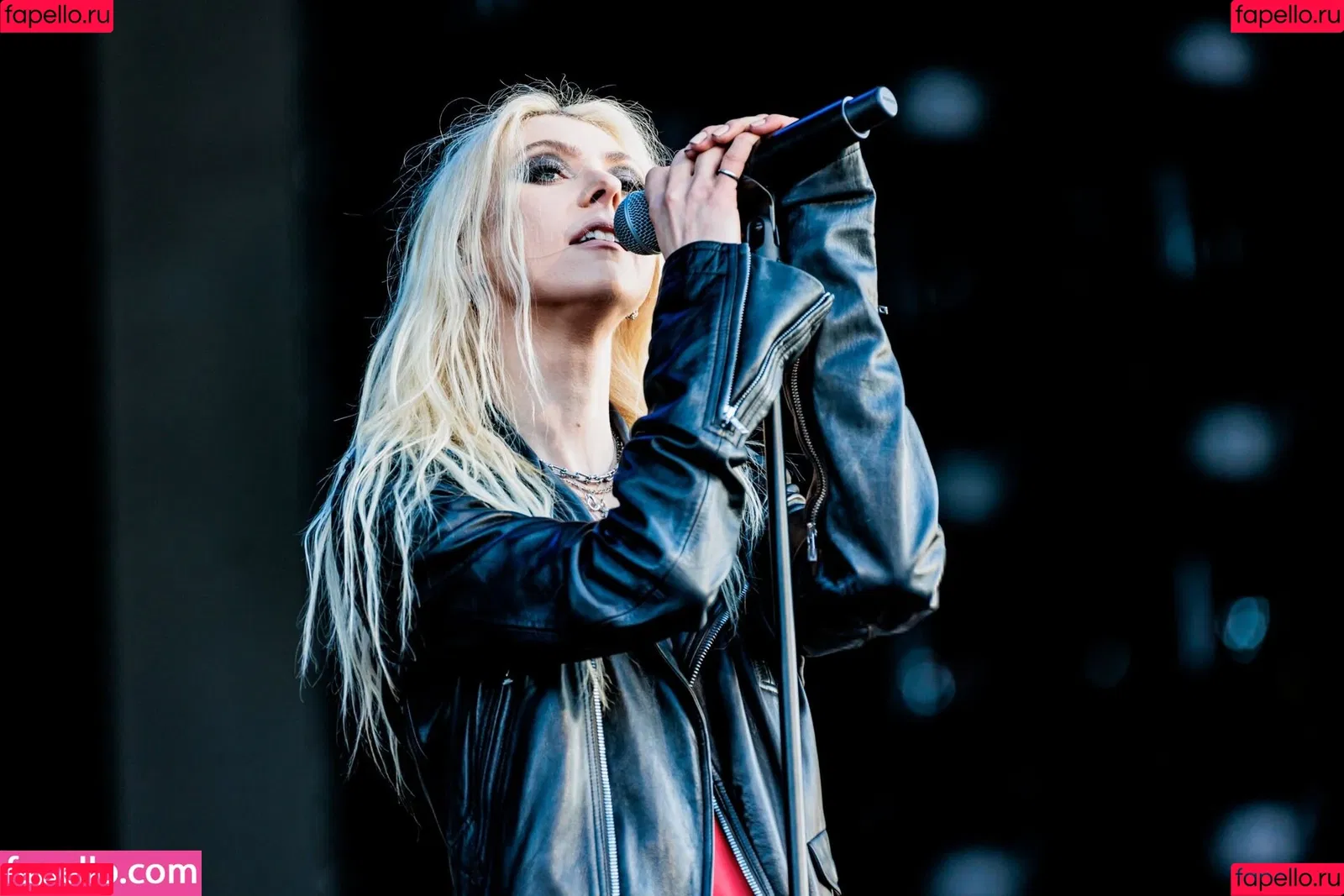 Taylor Momsen / aryelsoul / taylormomsen Onlyfans Photo Gallery 