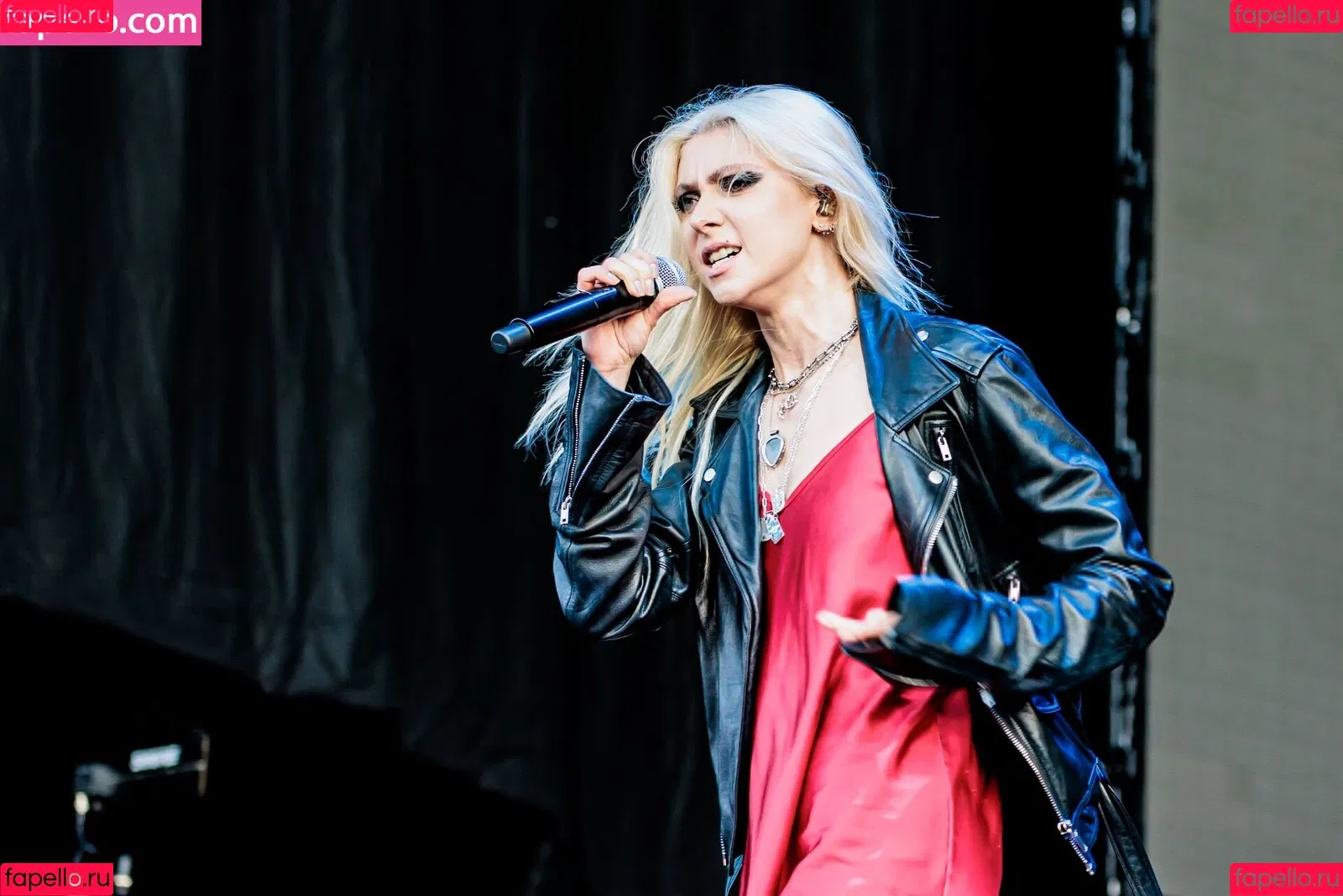 Taylor Momsen / aryelsoul / taylormomsen Onlyfans Photo Gallery 