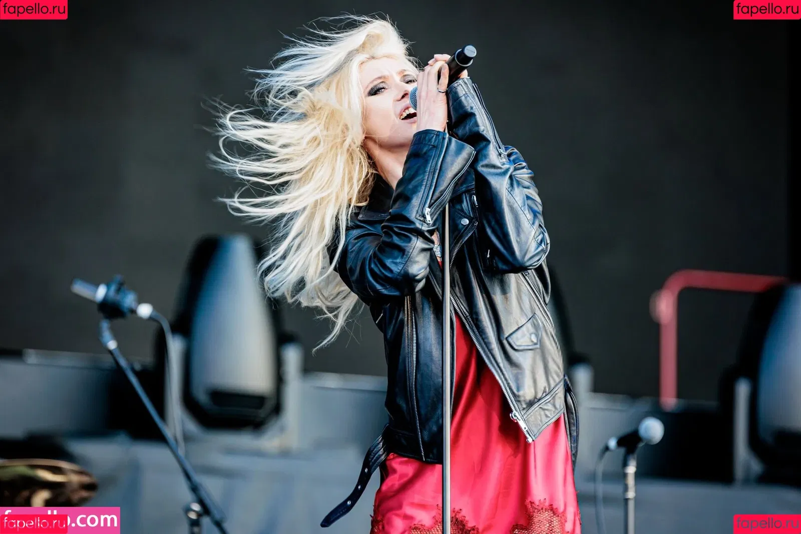 Taylor Momsen / aryelsoul / taylormomsen Onlyfans Photo Gallery 