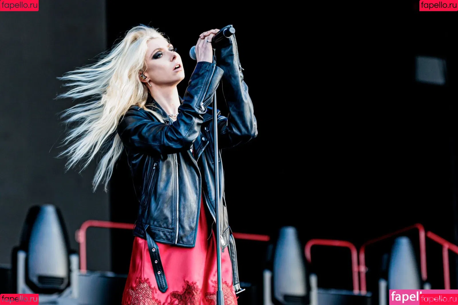 Taylor Momsen / aryelsoul / taylormomsen Onlyfans Photo Gallery 