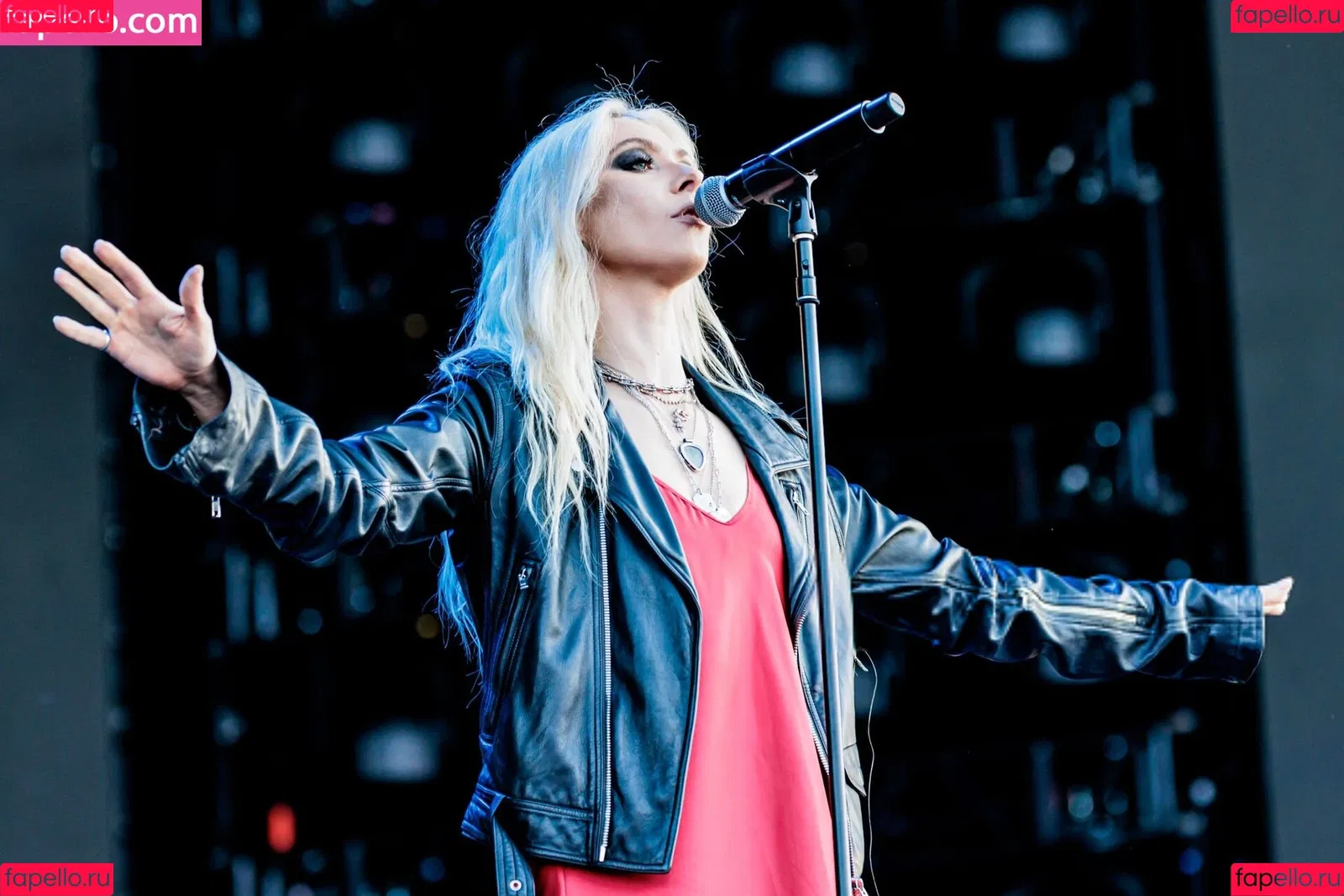 Taylor Momsen / aryelsoul / taylormomsen Onlyfans Photo Gallery 