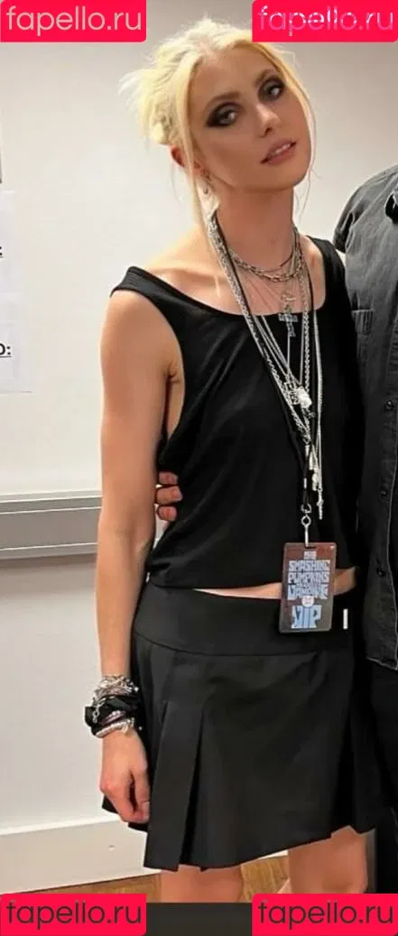 Taylor Momsen / aryelsoul / taylormomsen Onlyfans Photo Gallery 