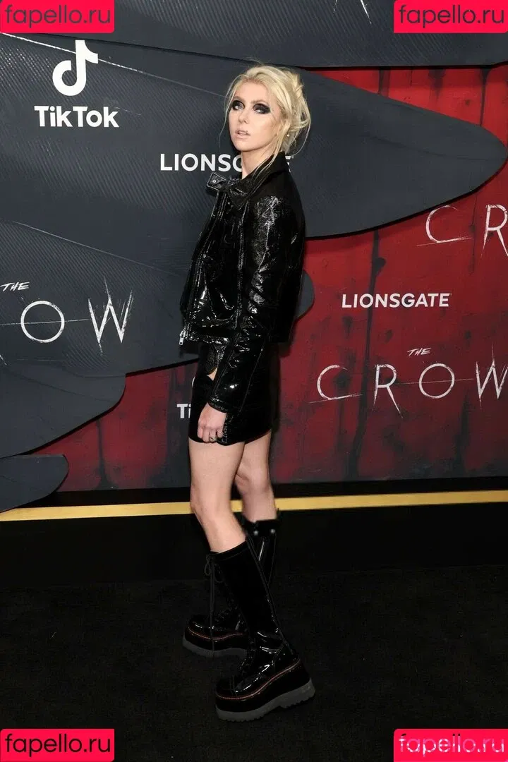 Taylor Momsen / aryelsoul / taylormomsen Onlyfans Photo Gallery 