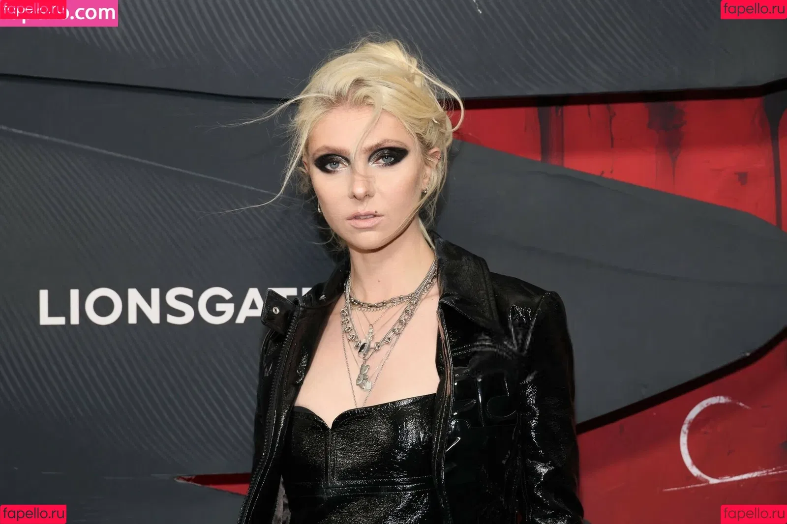 Taylor Momsen / aryelsoul / taylormomsen Onlyfans Photo Gallery 