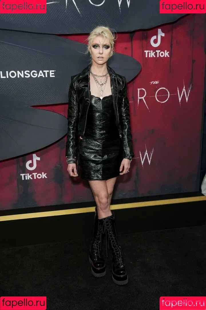 Taylor Momsen / aryelsoul / taylormomsen Onlyfans Photo Gallery 