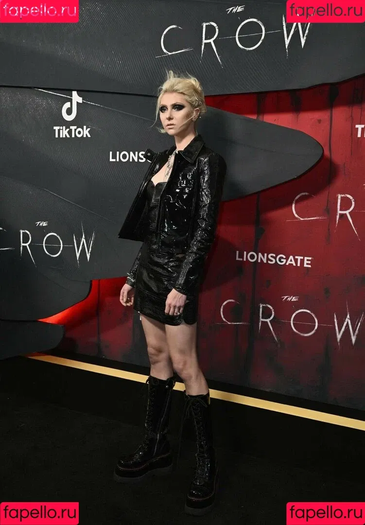 Taylor Momsen / aryelsoul / taylormomsen Onlyfans Photo Gallery 