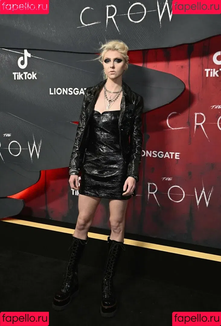 Taylor Momsen / aryelsoul / taylormomsen Onlyfans Photo Gallery 