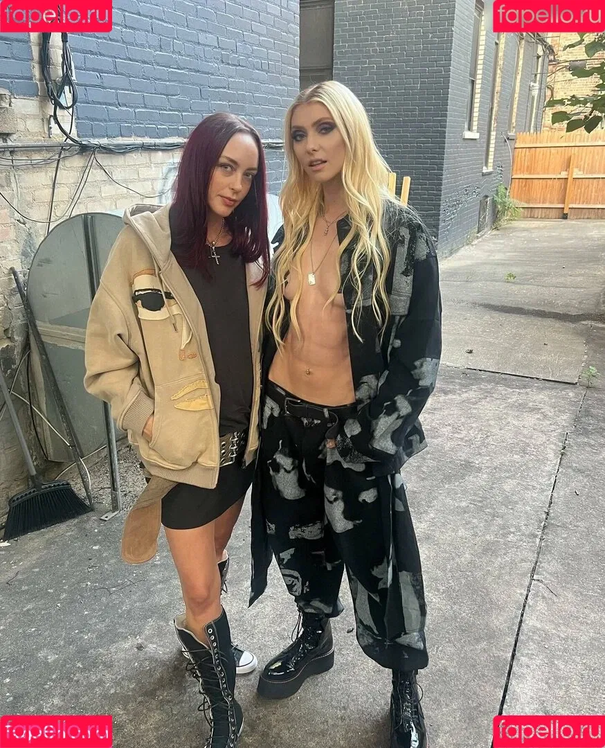 Taylor Momsen / aryelsoul / taylormomsen Onlyfans Photo Gallery 