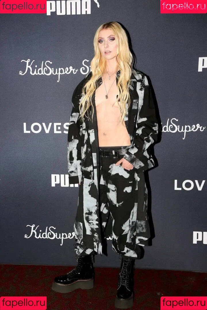 Taylor Momsen / aryelsoul / taylormomsen Onlyfans Photo Gallery 