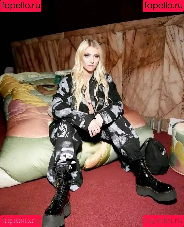 Taylor Momsen / aryelsoul / taylormomsen Onlyfans Photo Gallery 