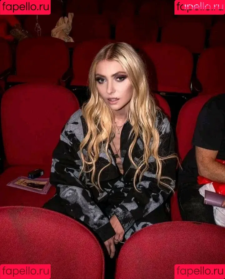 Taylor Momsen / aryelsoul / taylormomsen Onlyfans Photo Gallery 