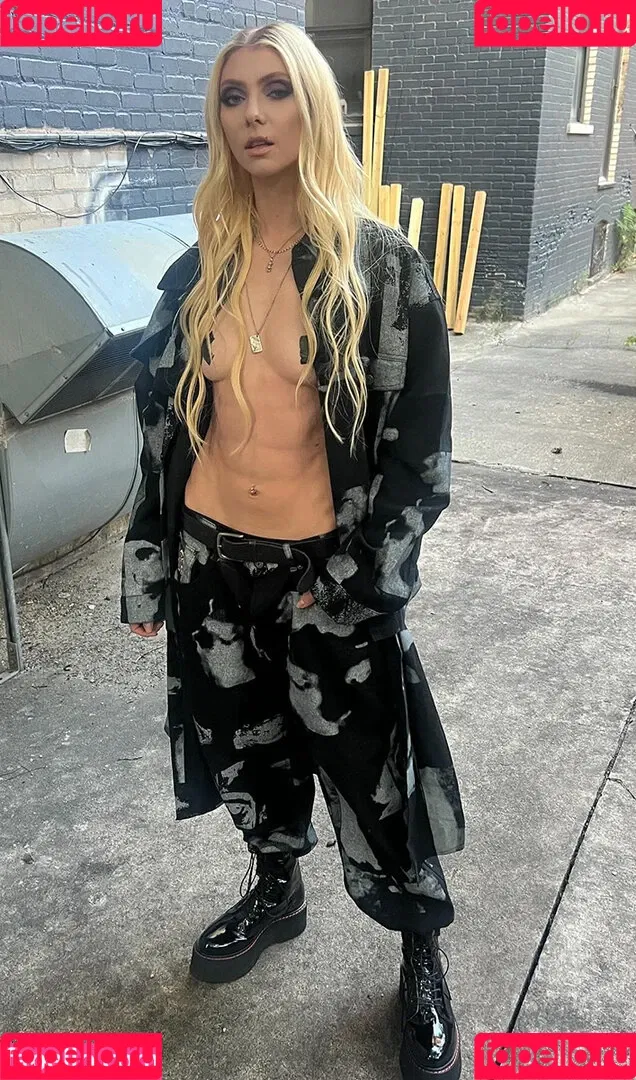 Taylor Momsen / aryelsoul / taylormomsen Onlyfans Photo Gallery 