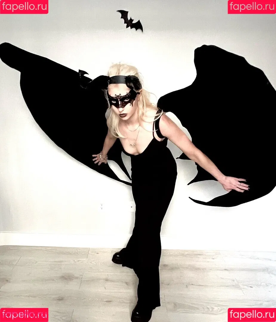 Taylor Momsen / aryelsoul / taylormomsen Onlyfans Photo Gallery 