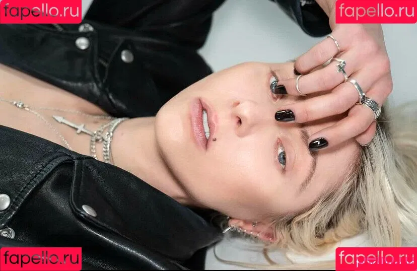 Taylor Momsen / aryelsoul / taylormomsen Onlyfans Photo Gallery 