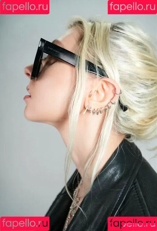 Taylor Momsen / aryelsoul / taylormomsen Onlyfans Photo Gallery 