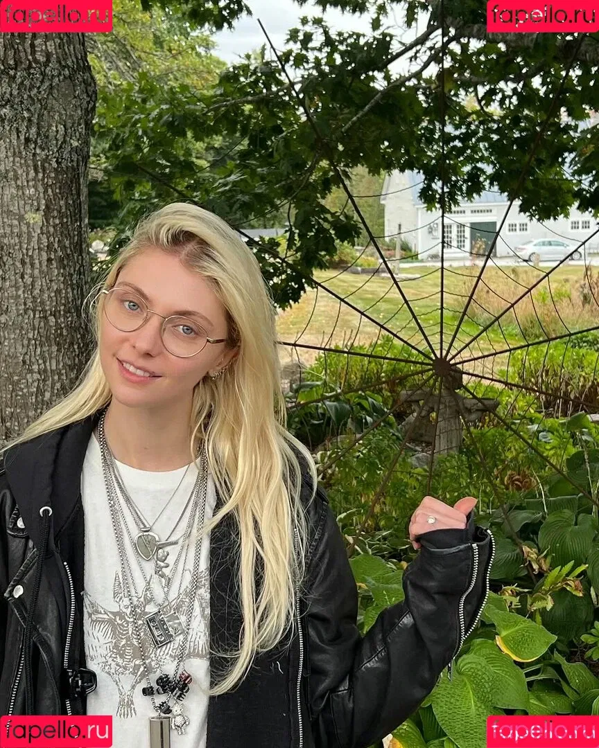 Taylor Momsen / aryelsoul / taylormomsen Onlyfans Photo Gallery 