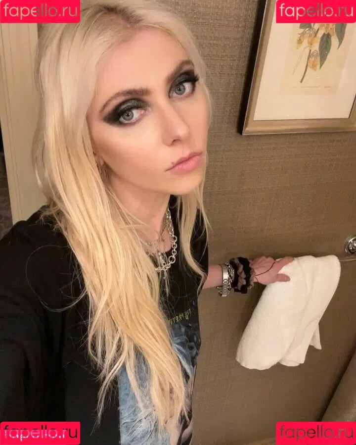 Taylor Momsen / aryelsoul / taylormomsen Onlyfans Photo Gallery 