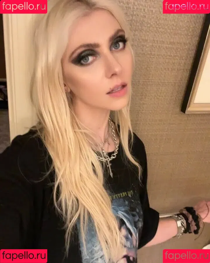 Taylor Momsen / aryelsoul / taylormomsen Onlyfans Photo Gallery 