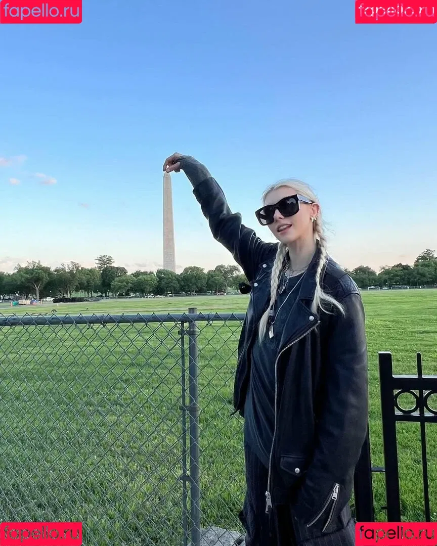 Taylor Momsen / aryelsoul / taylormomsen Onlyfans Photo Gallery 