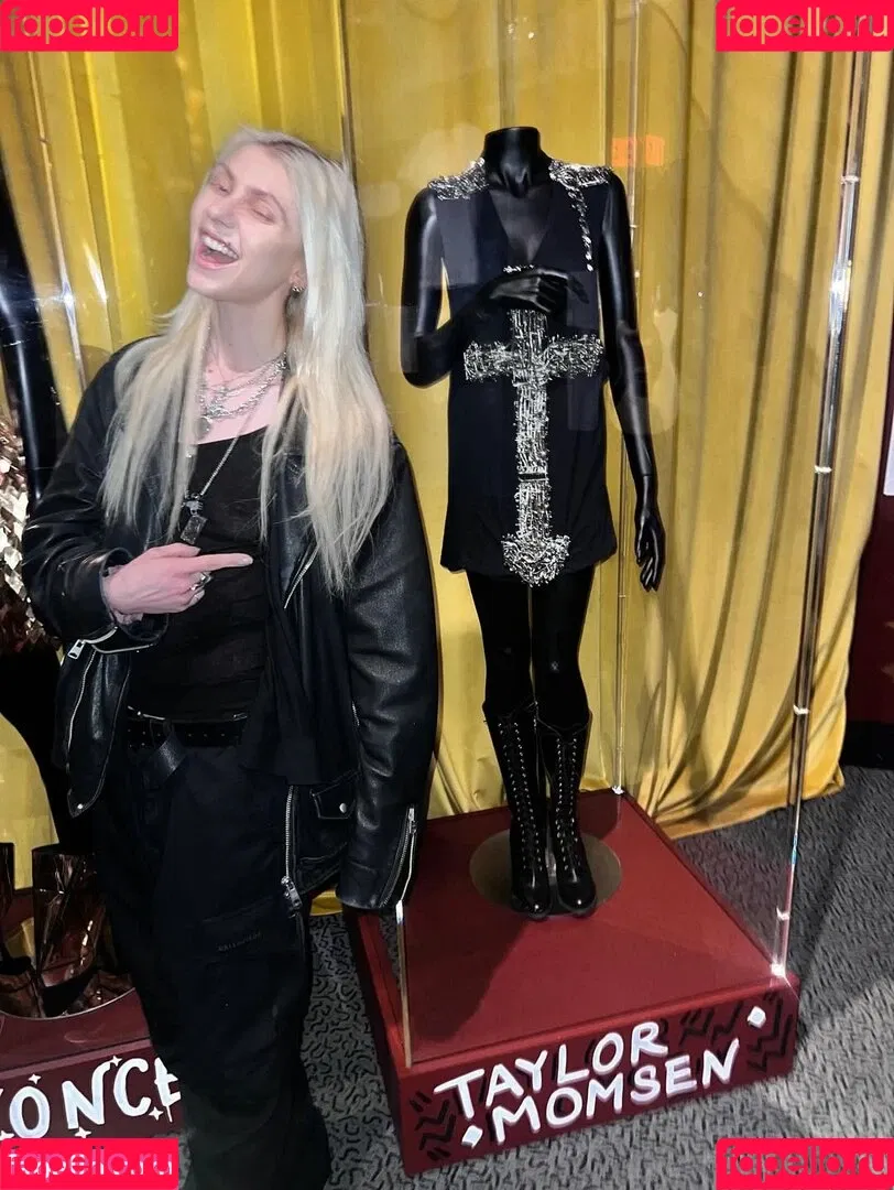 Taylor Momsen / aryelsoul / taylormomsen Onlyfans Photo Gallery 