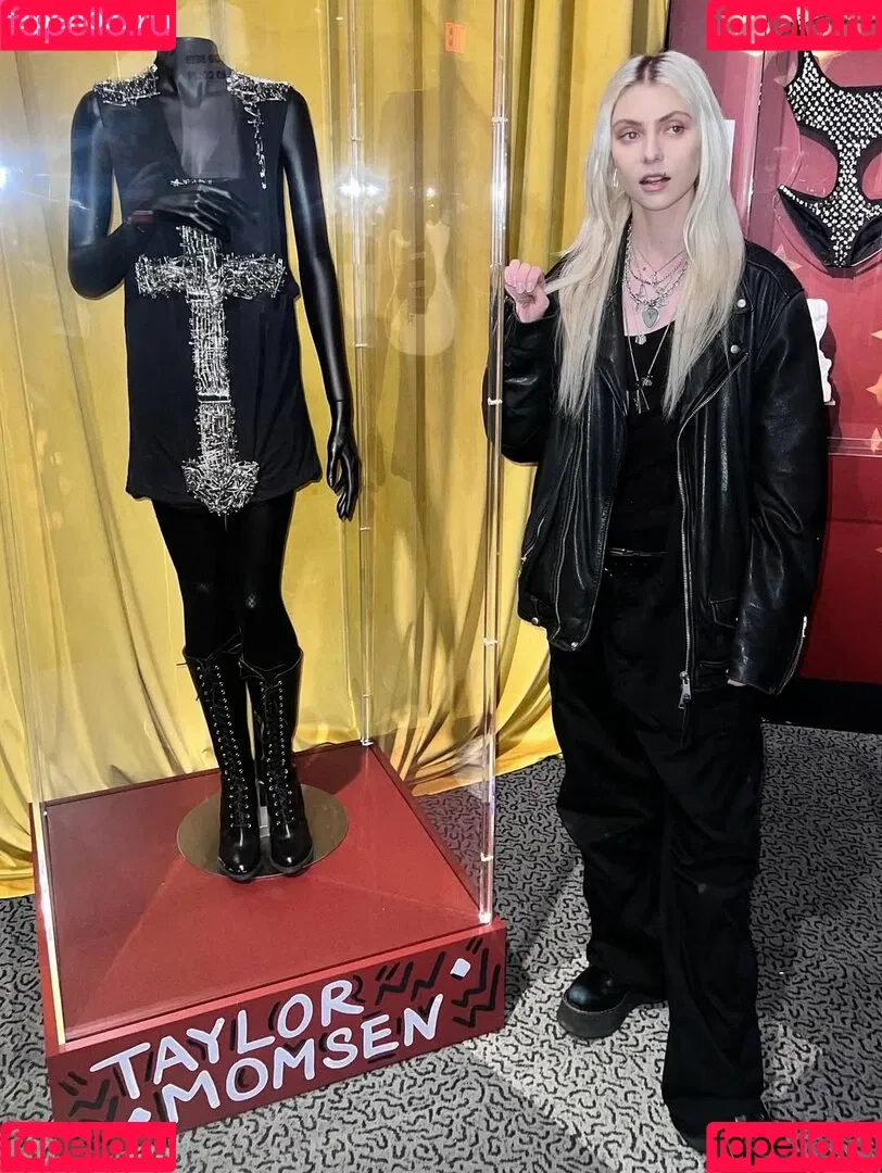 Taylor Momsen / aryelsoul / taylormomsen Onlyfans Photo Gallery 