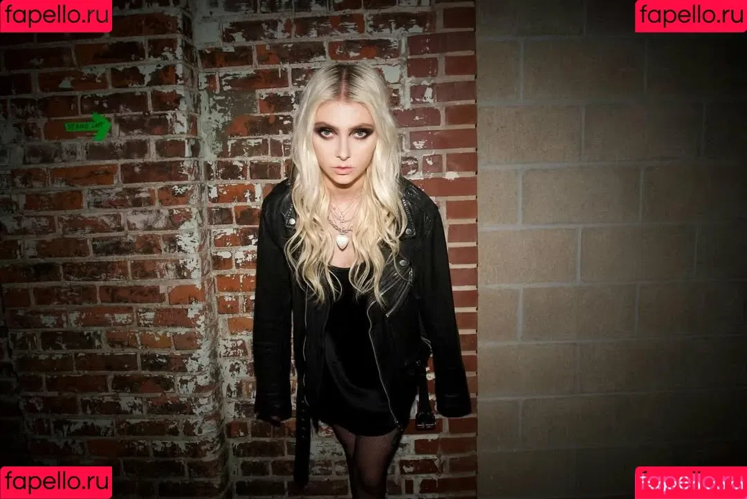 Taylor Momsen / aryelsoul / taylormomsen Onlyfans Photo Gallery 