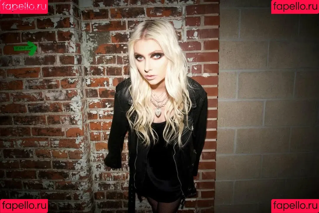 Taylor Momsen / aryelsoul / taylormomsen Onlyfans Photo Gallery 