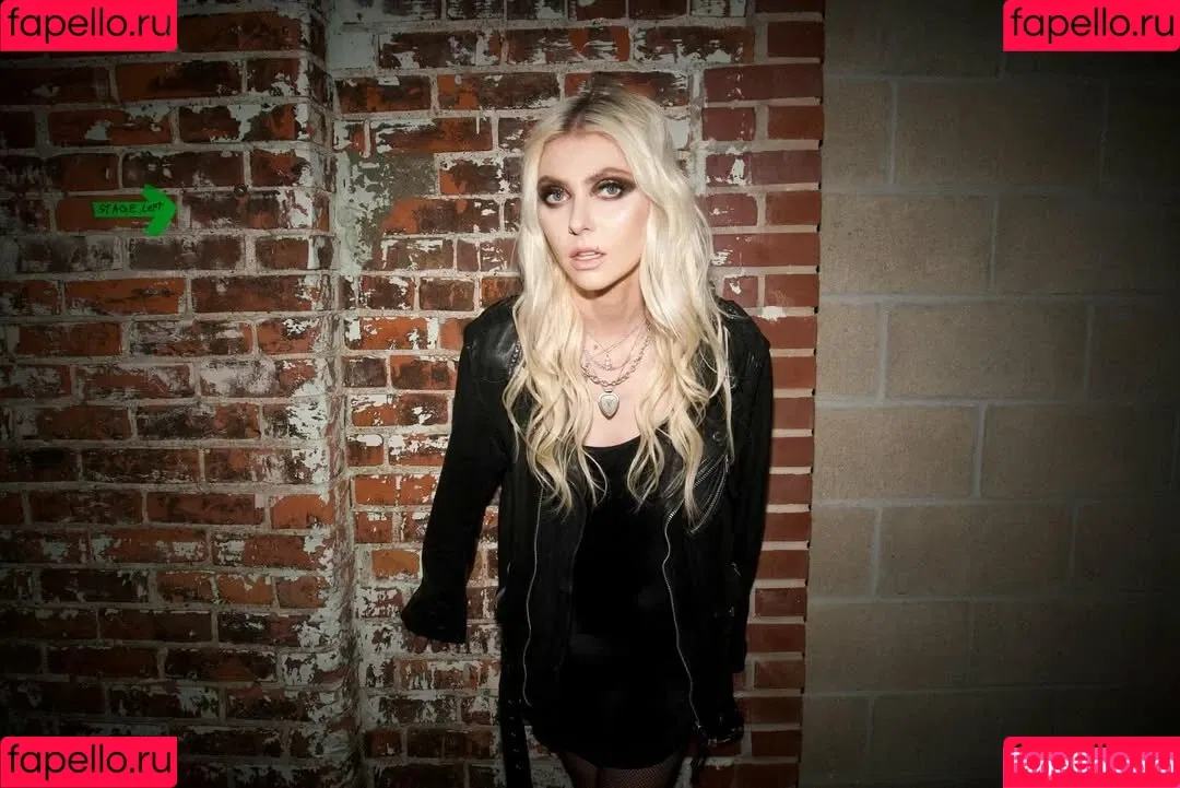 Taylor Momsen / aryelsoul / taylormomsen Onlyfans Photo Gallery 