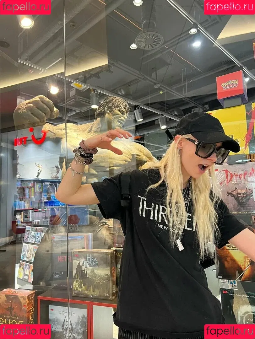 Taylor Momsen / aryelsoul / taylormomsen Onlyfans Photo Gallery 